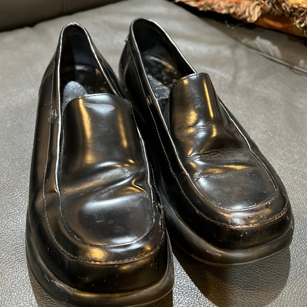 Black Dansko shoes. Size 41/10. Lightly used